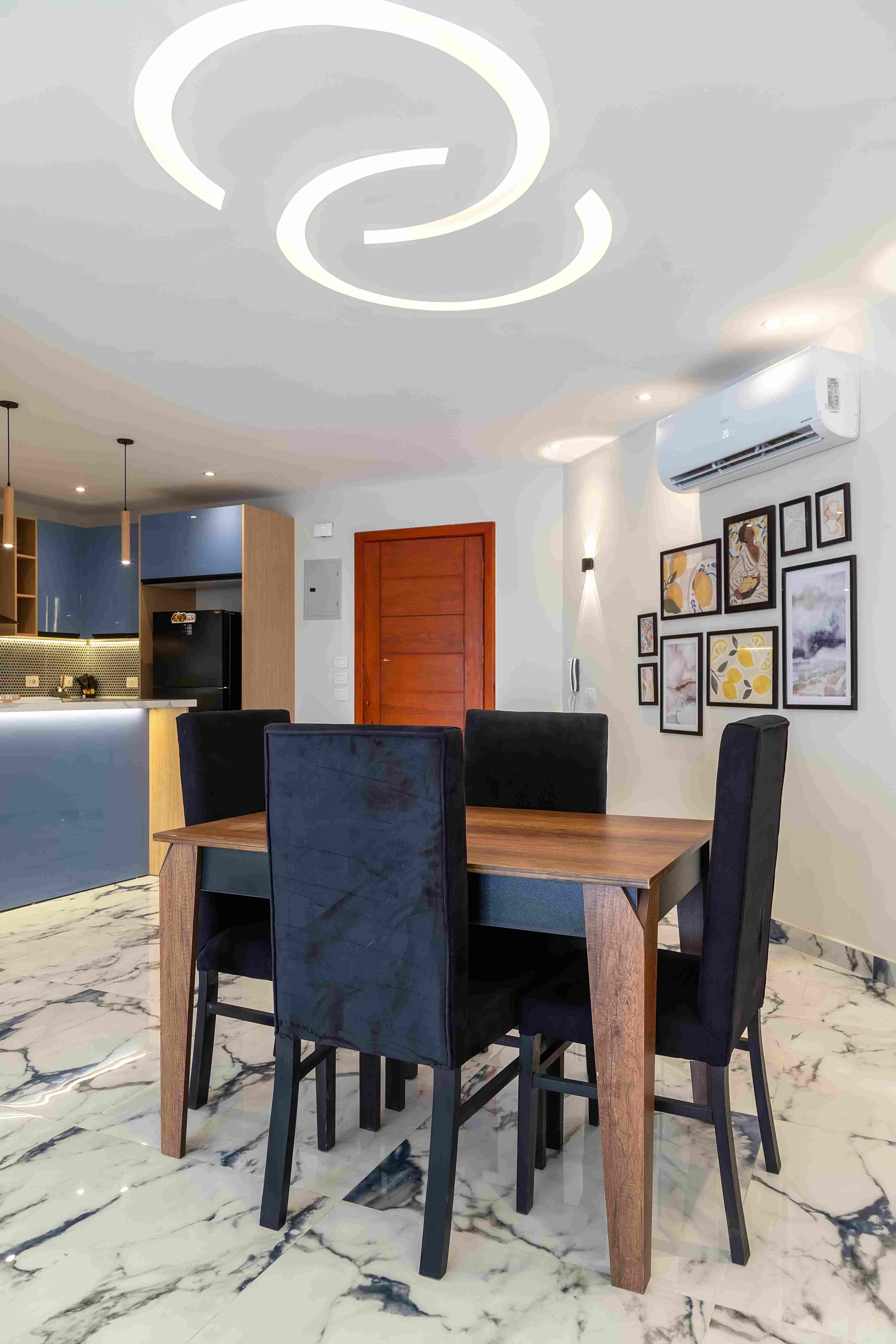 Royal Penthouse details