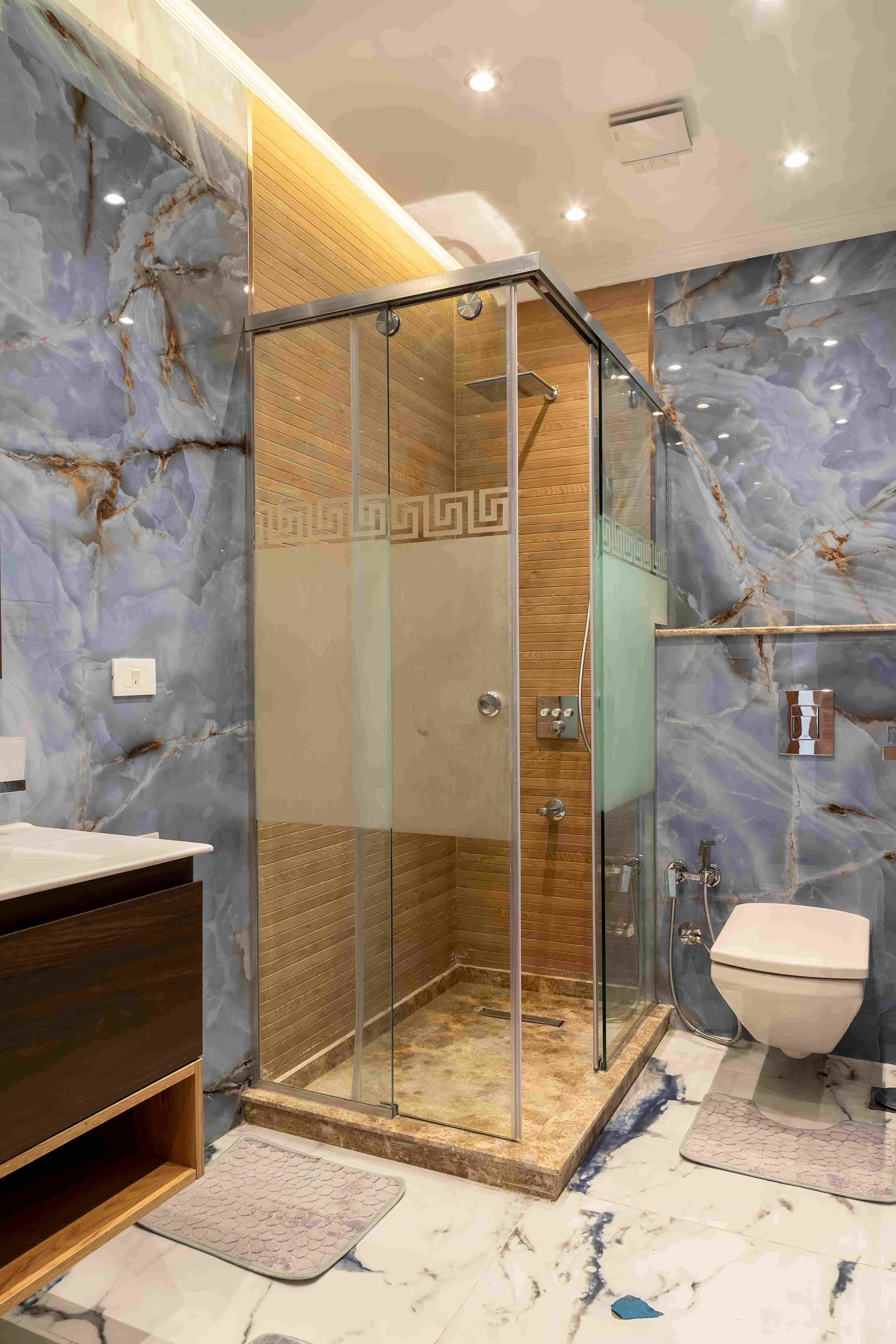 Royal Penthouse details